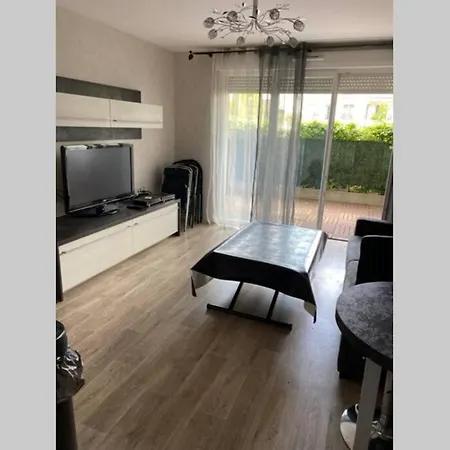 2 Chambres Avec 3 Lits . A Partir De 1 Personne *